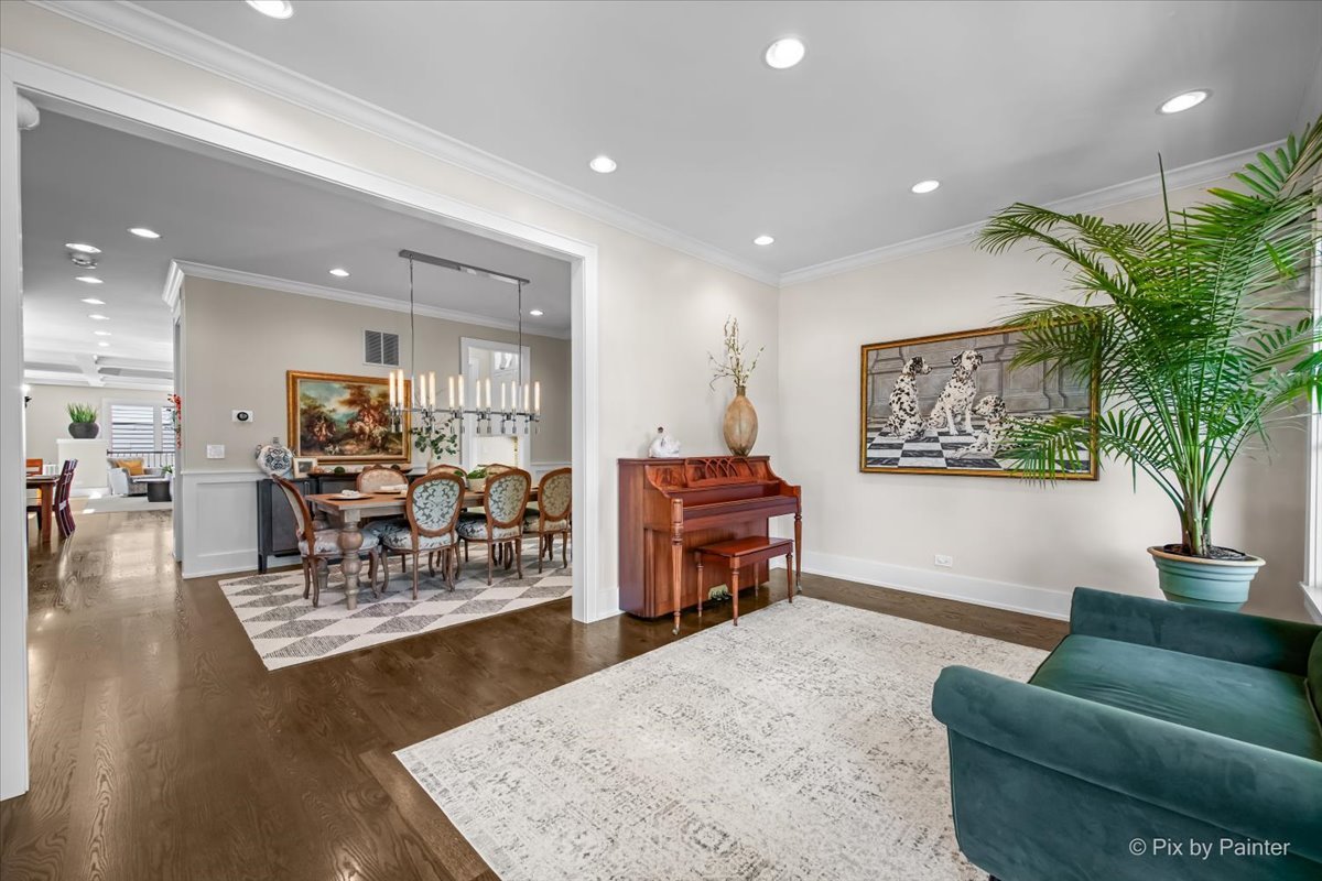 2426 W Warner Avenue