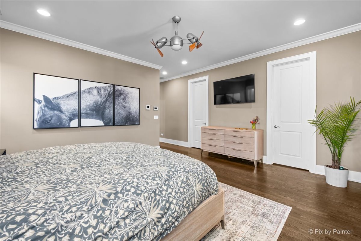 2426 W Warner Avenue