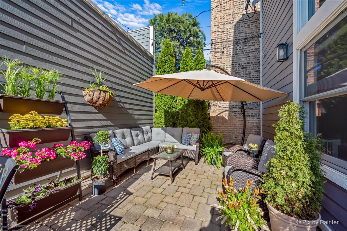 2426 W Warner Avenue