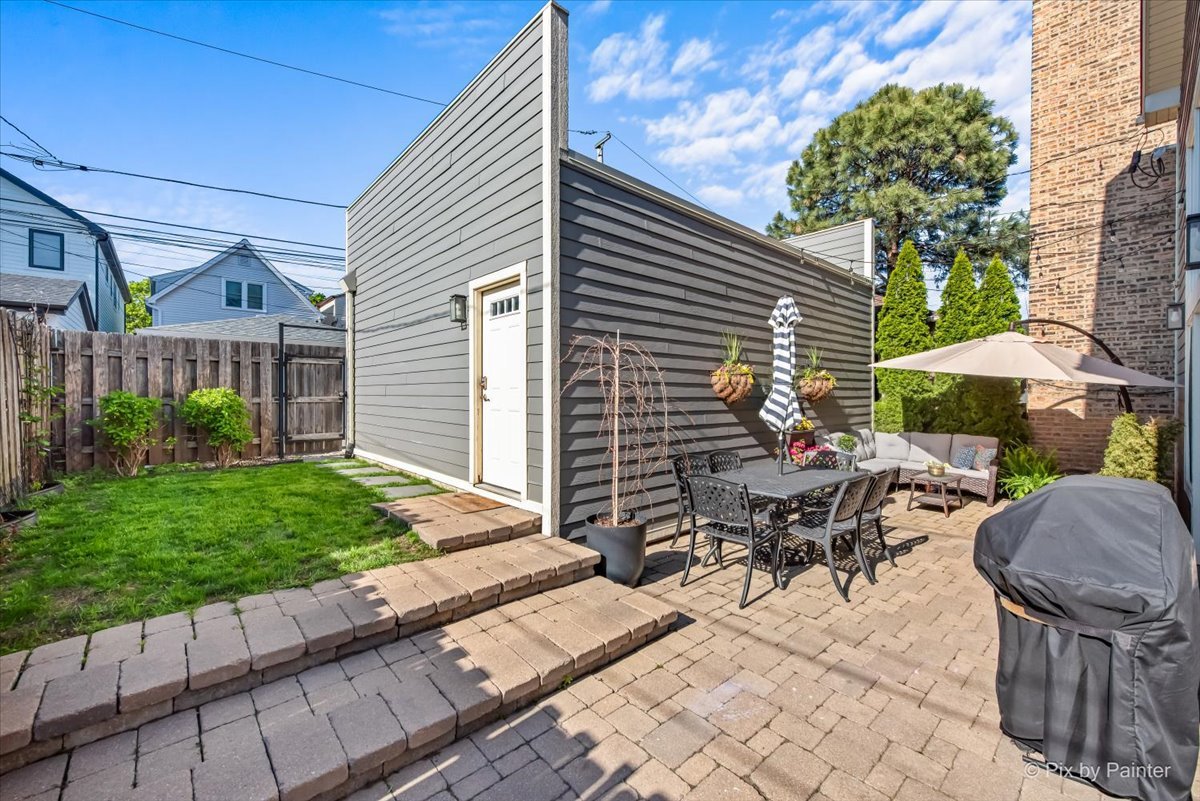 2426 W Warner Avenue