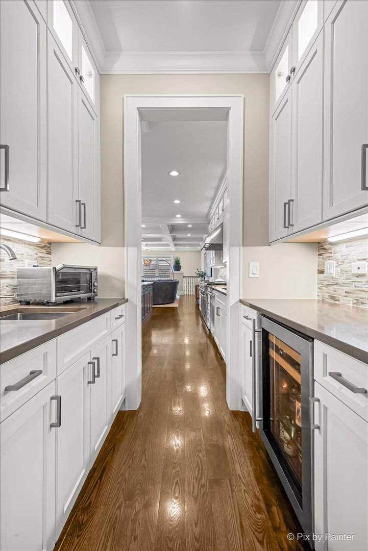 2426 W Warner Avenue