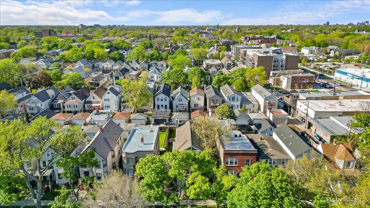 2426 W Warner Avenue