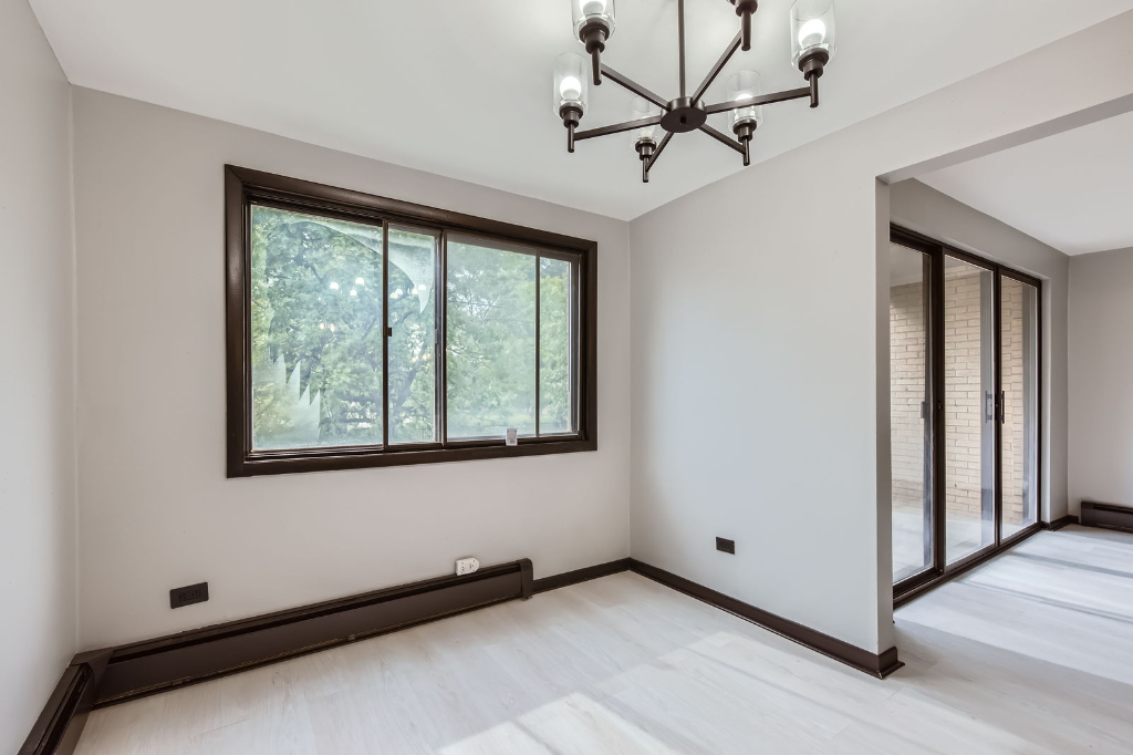3843 N Narragansett Avenue Unit: 201