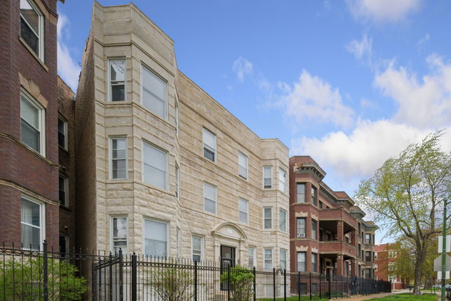 6110 S Ingleside Avenue Unit: 3N