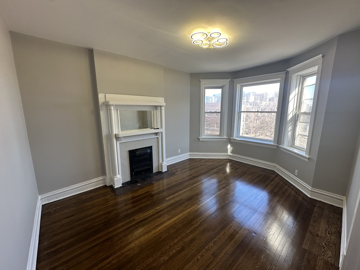 6110 S Ingleside Avenue Unit: 3N