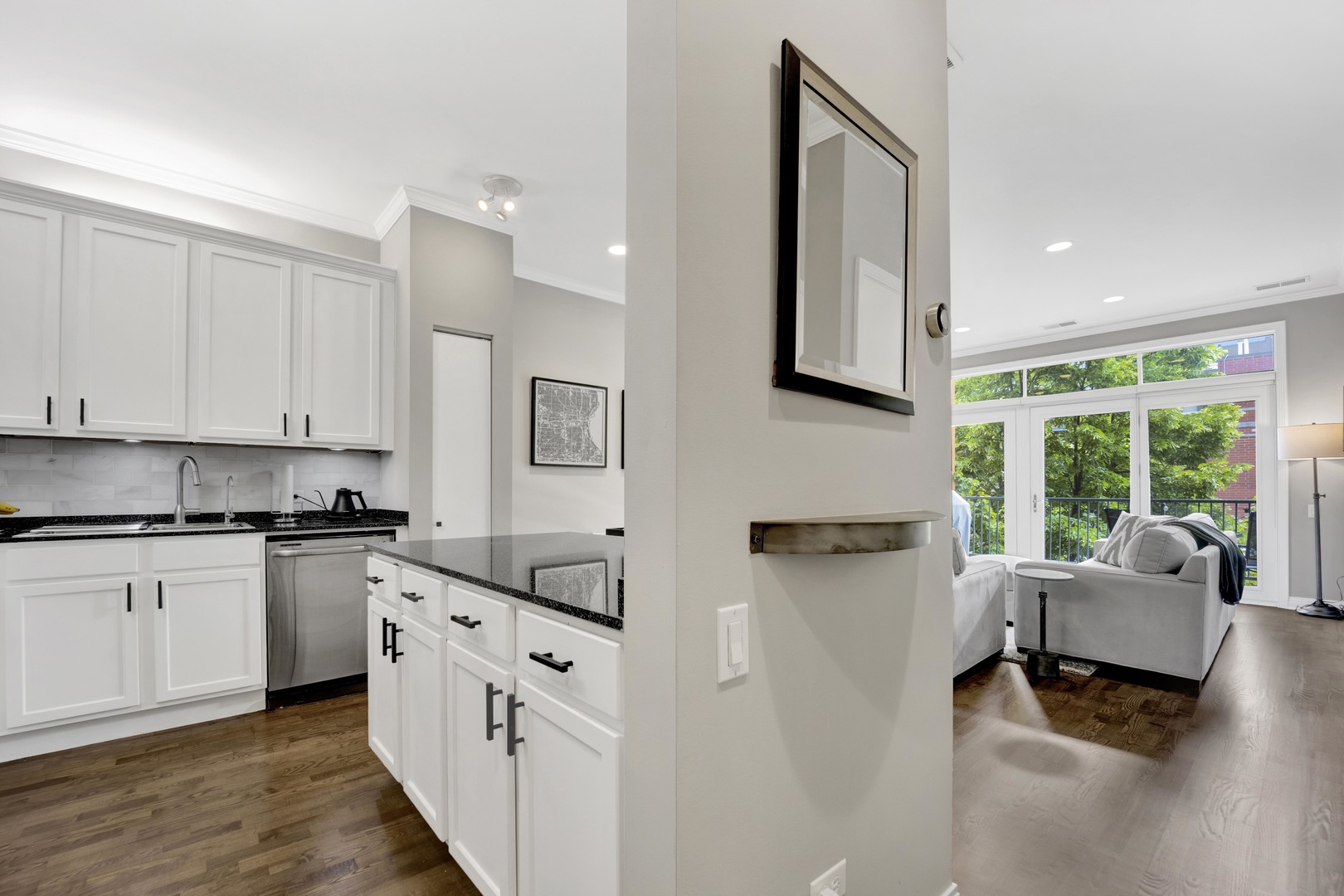 333 N Jefferson Street Unit: 407