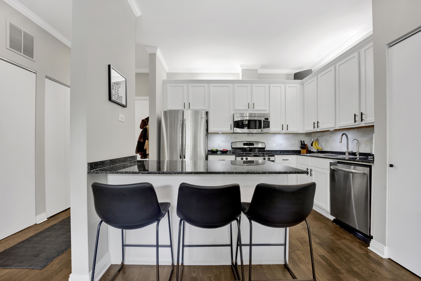 333 N Jefferson Street Unit: 407