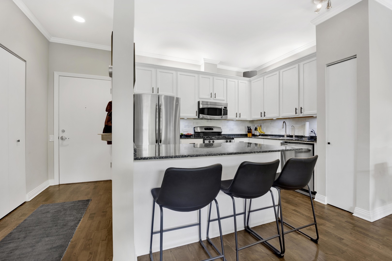 333 N Jefferson Street Unit: 407