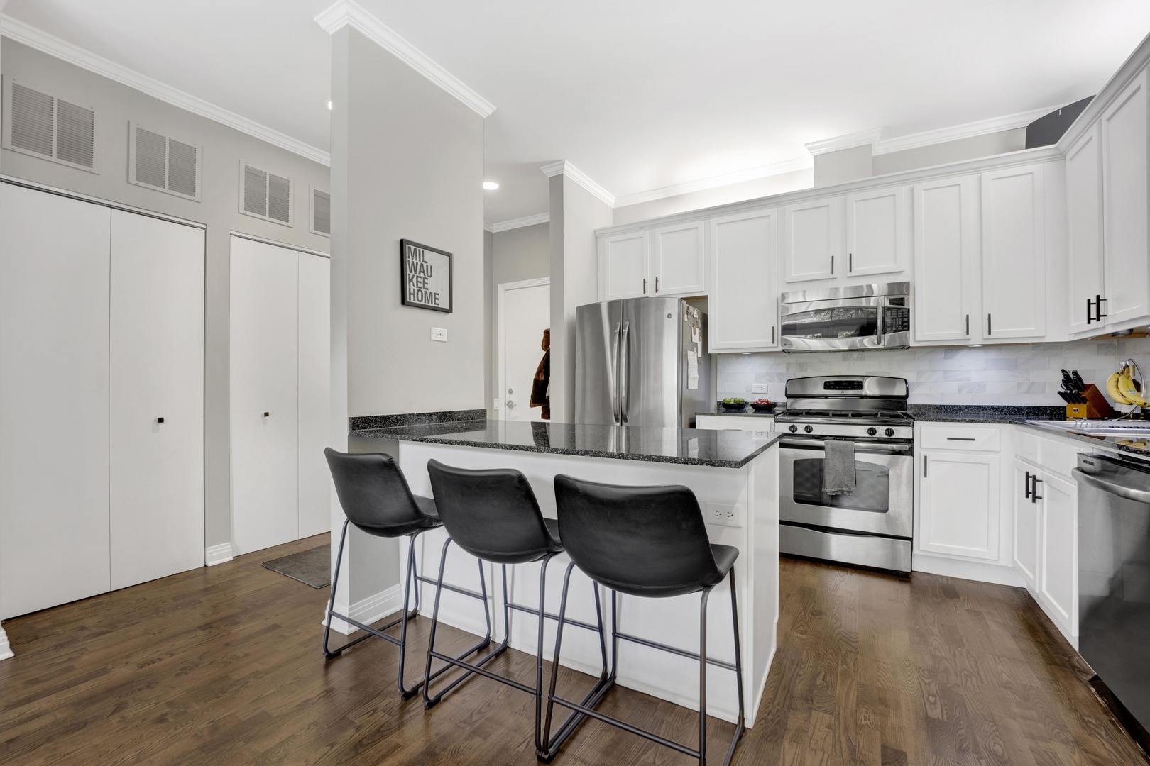 333 N Jefferson Street Unit: 407