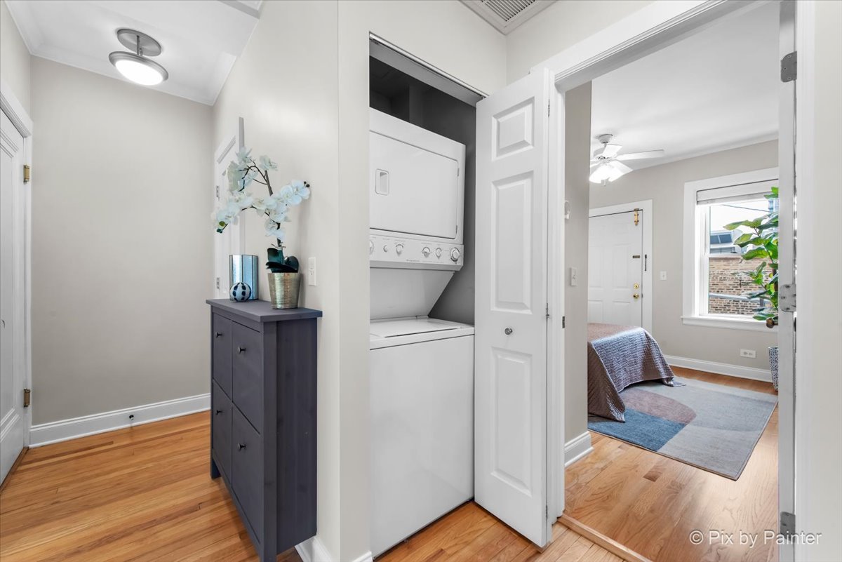 2241.5 N Lincoln Avenue Unit: 3B