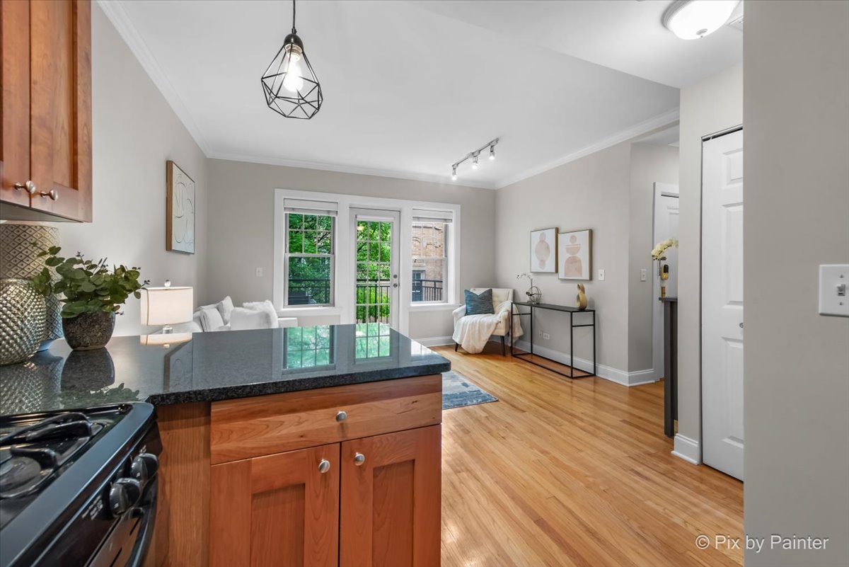 2241.5 N Lincoln Avenue Unit: 3B