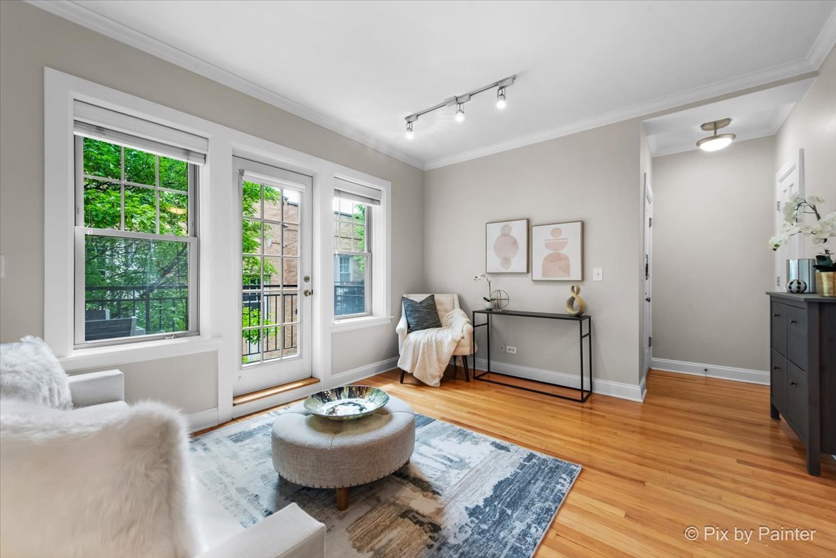 2241.5 N Lincoln Avenue Unit: 3B