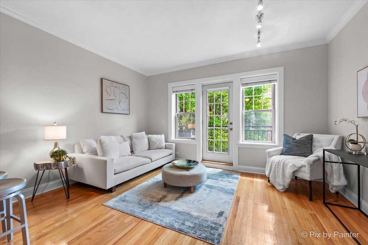 2241.5 N Lincoln Avenue Unit: 3B
