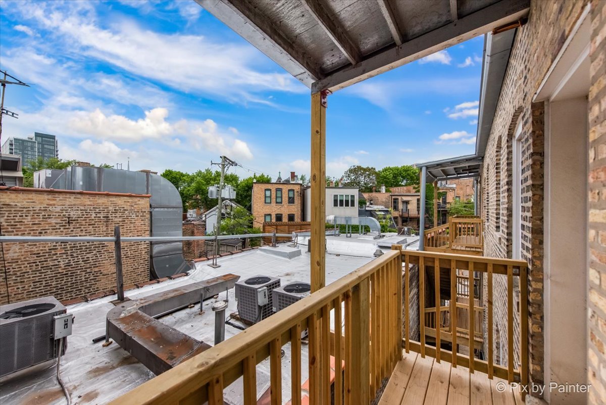 2241.5 N Lincoln Avenue Unit: 3B