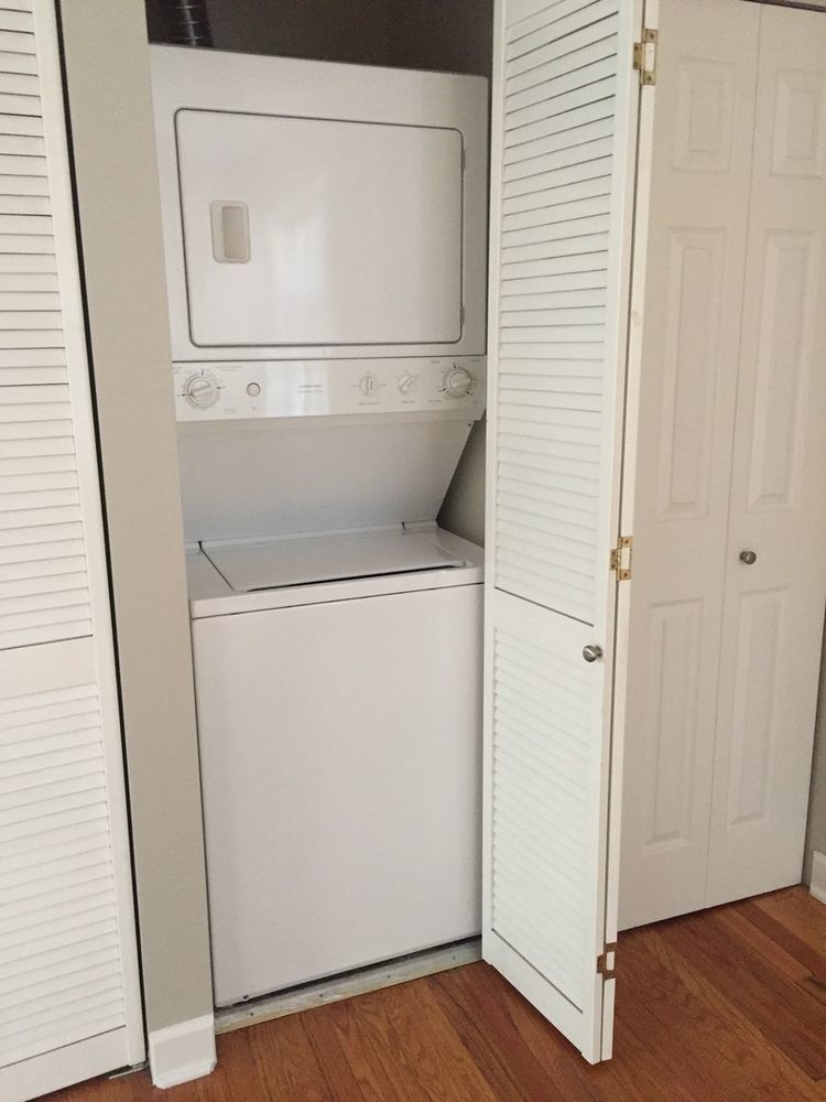 1436 W Roscoe Street Unit: 2