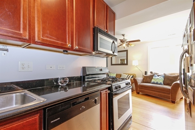 1436 W Roscoe Street Unit: 2