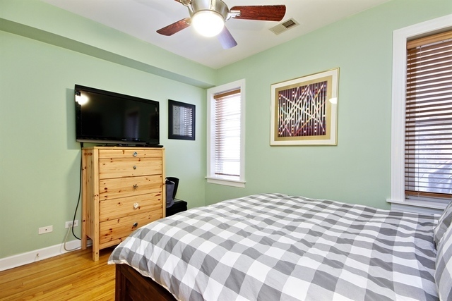1436 W Roscoe Street Unit: 2