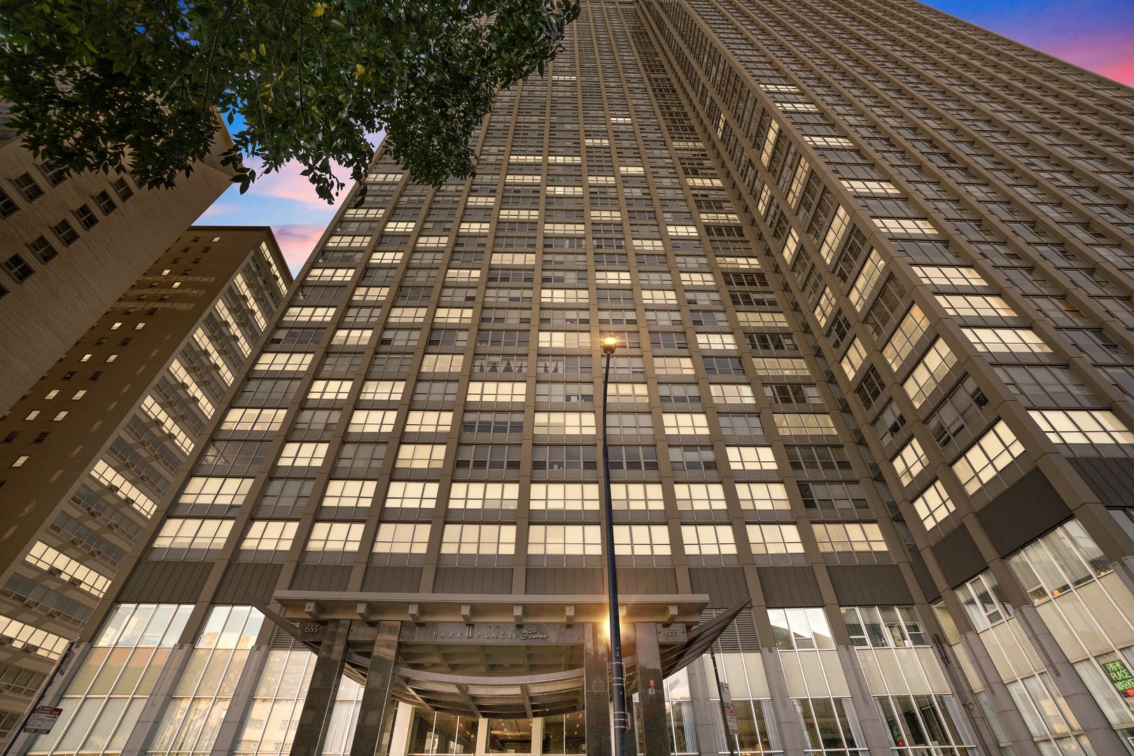 655 W IRVING PARK Road Unit: 611