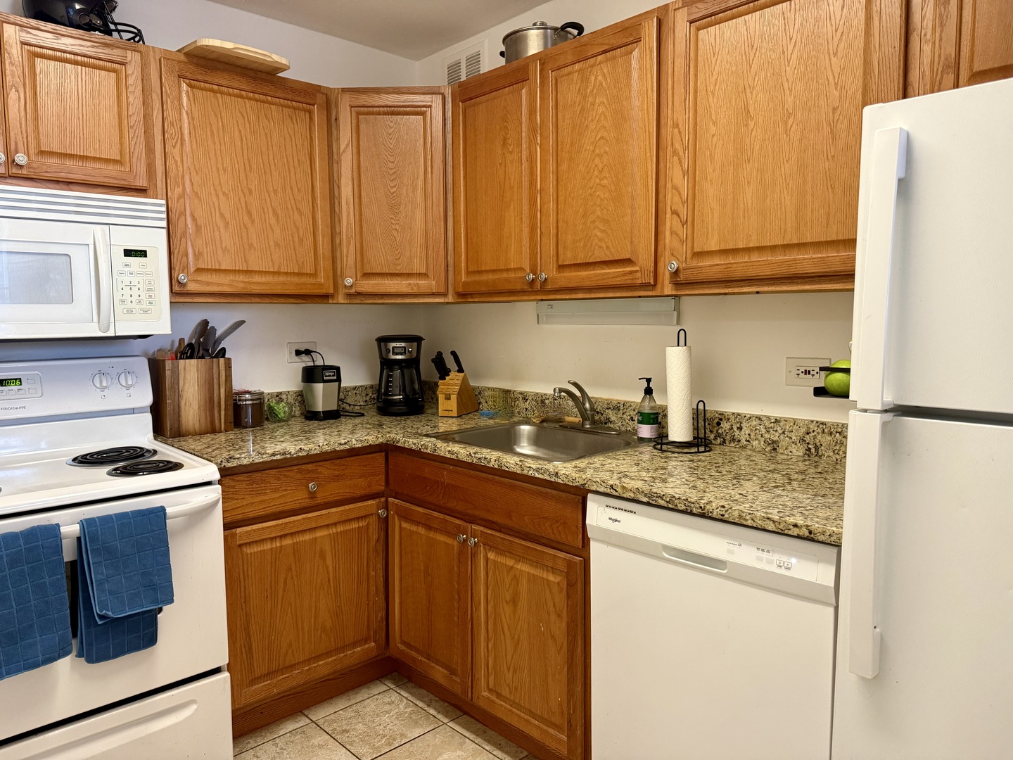 655 W IRVING PARK Road Unit: 611