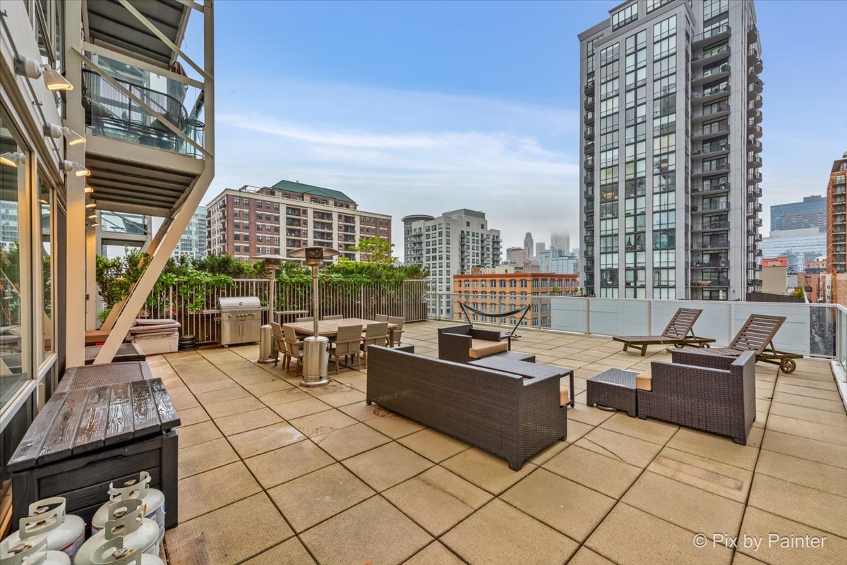 653 N Kingsbury Street Unit: 706