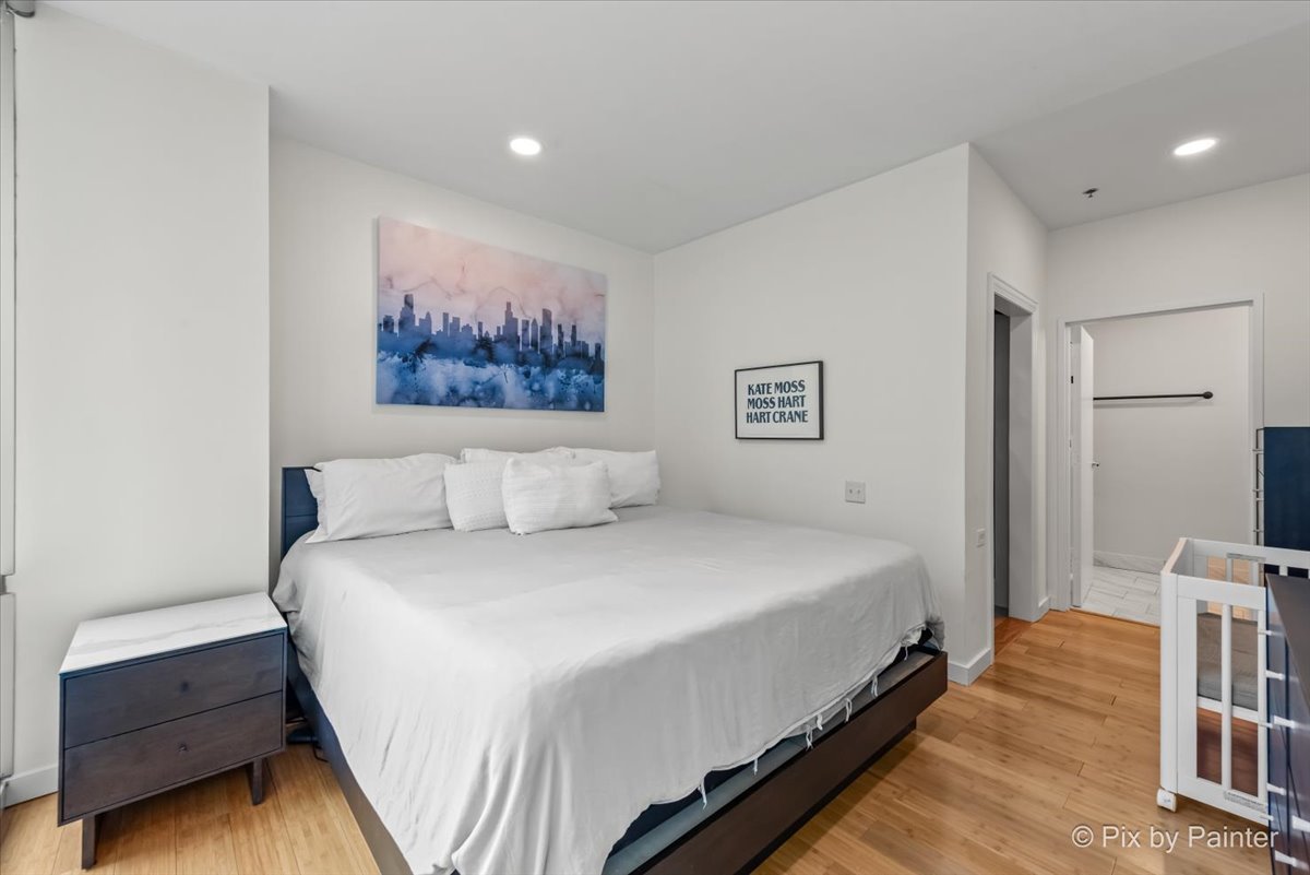 653 N Kingsbury Street Unit: 706