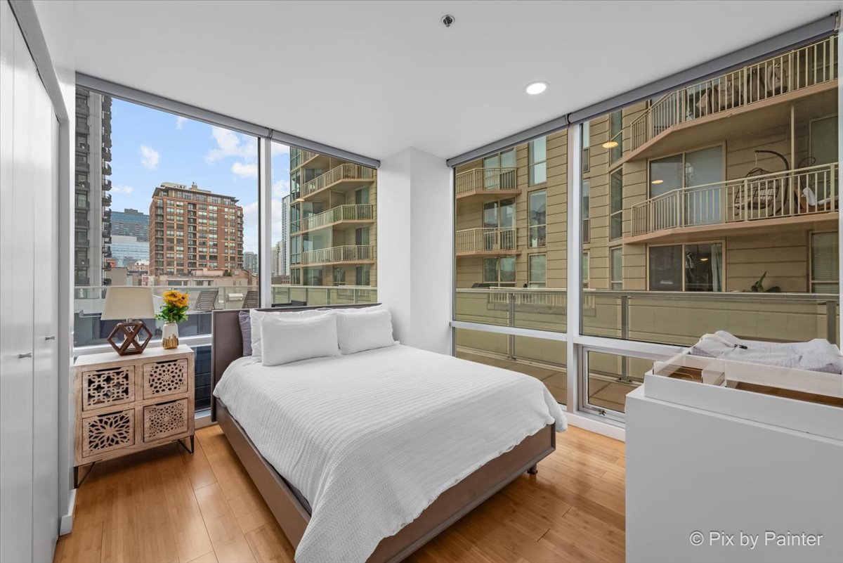 653 N Kingsbury Street Unit: 706