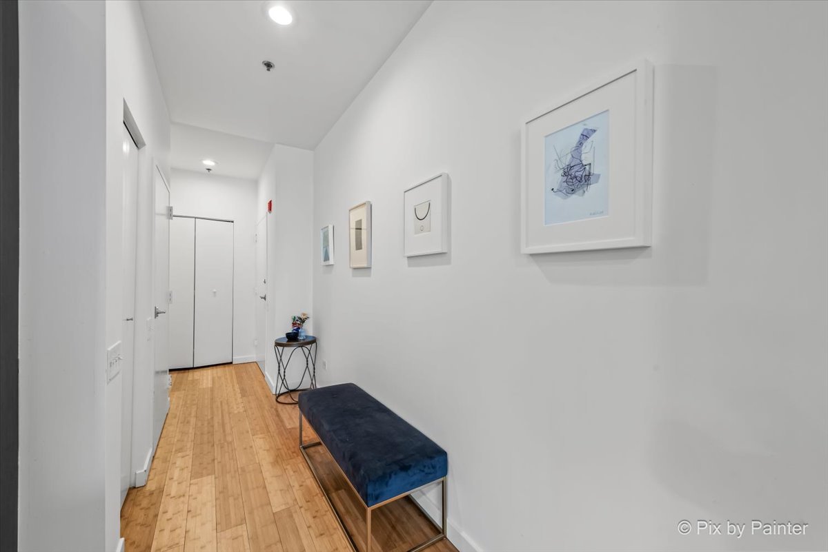 653 N Kingsbury Street Unit: 706