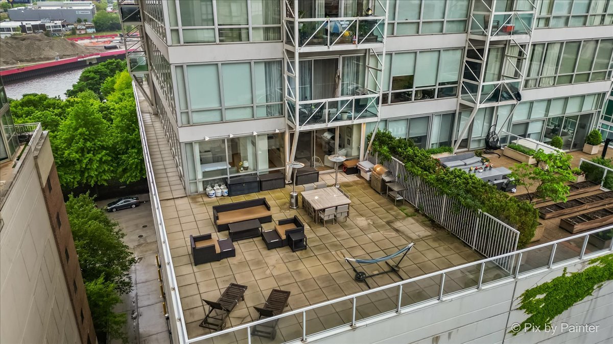 653 N Kingsbury Street Unit: 706