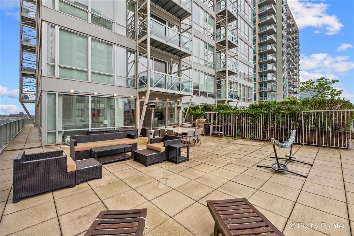 653 N Kingsbury Street Unit: 706