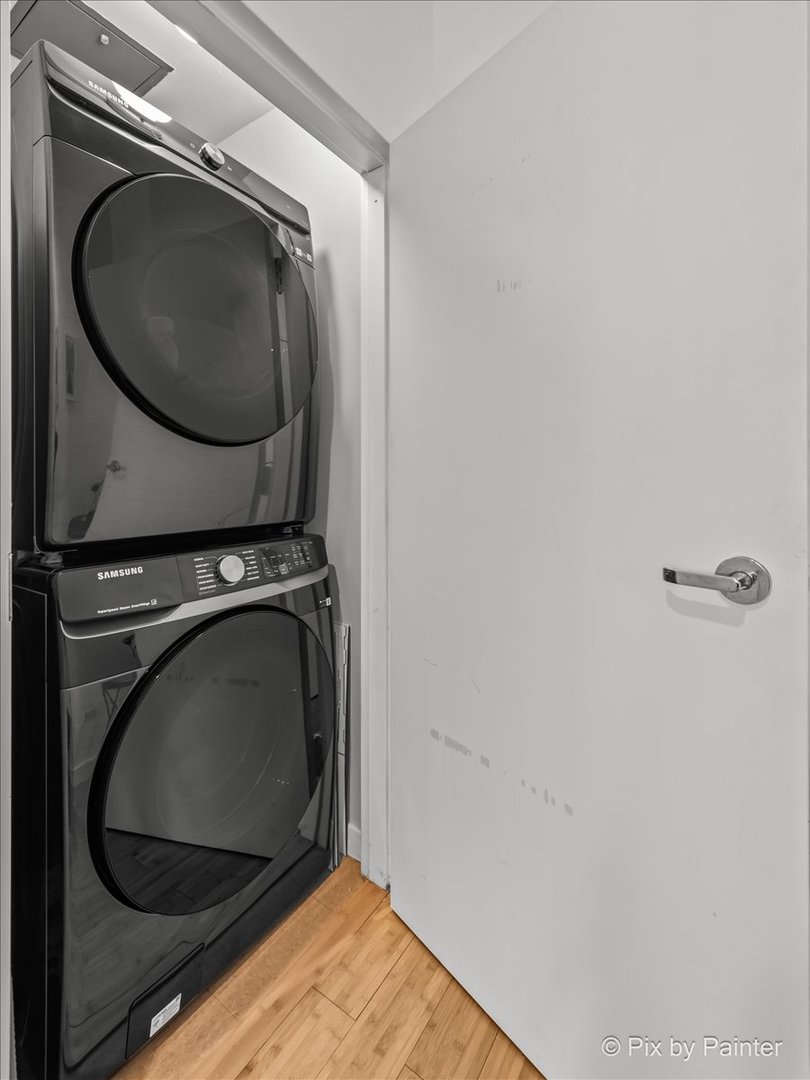 653 N Kingsbury Street Unit: 706