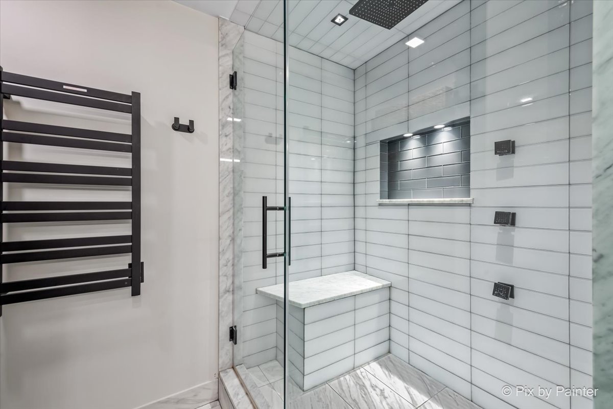 653 N Kingsbury Street Unit: 706