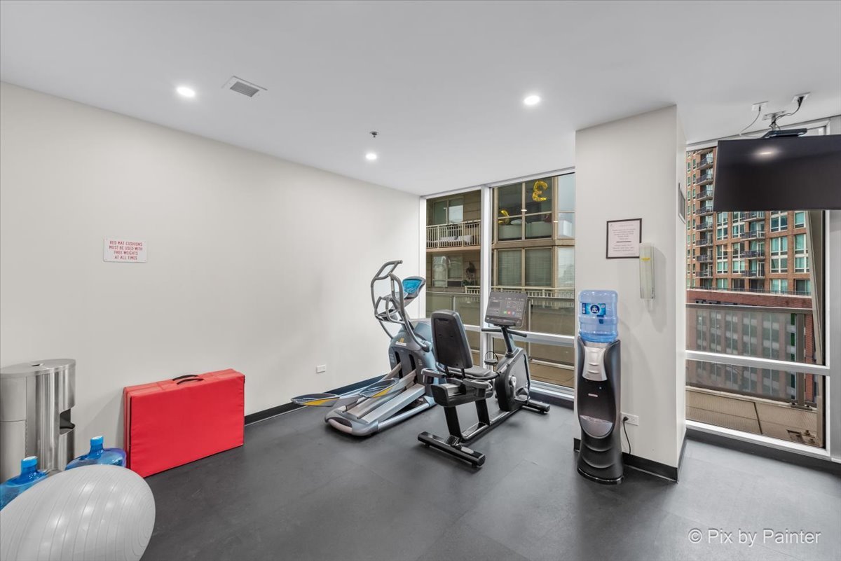 653 N Kingsbury Street Unit: 706