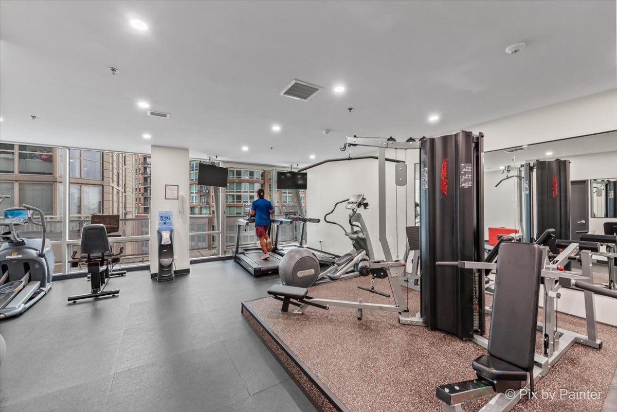 653 N Kingsbury Street Unit: 706