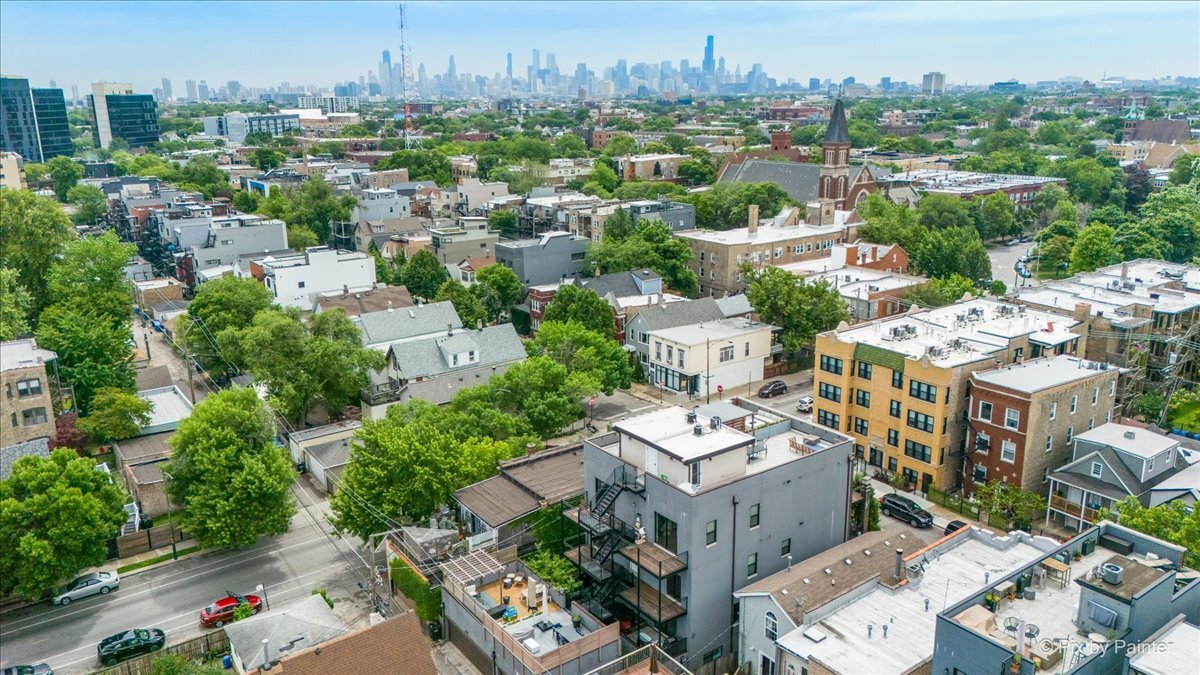 3004 W Lyndale Street Unit: 3E