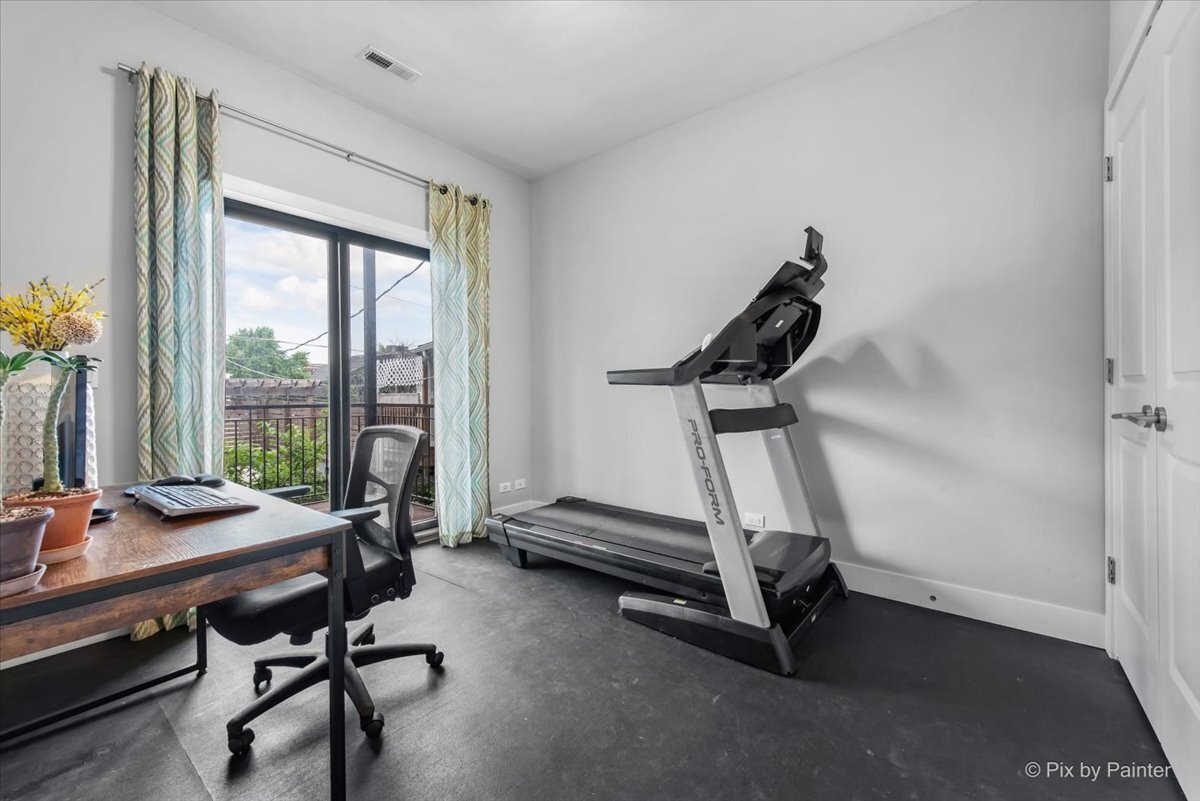 3004 W Lyndale Street Unit: 3E