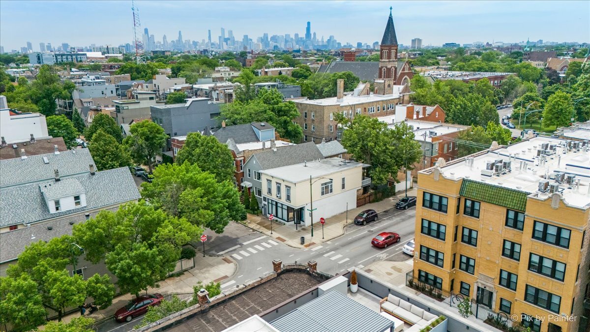 3004 W Lyndale Street Unit: 3E