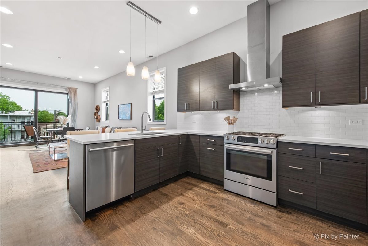 3004 W Lyndale Street Unit: 3E