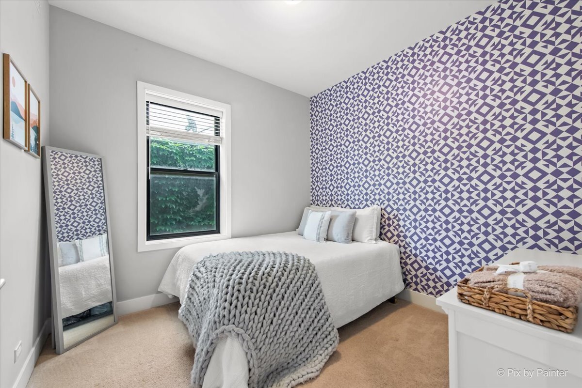 3004 W Lyndale Street Unit: 3E