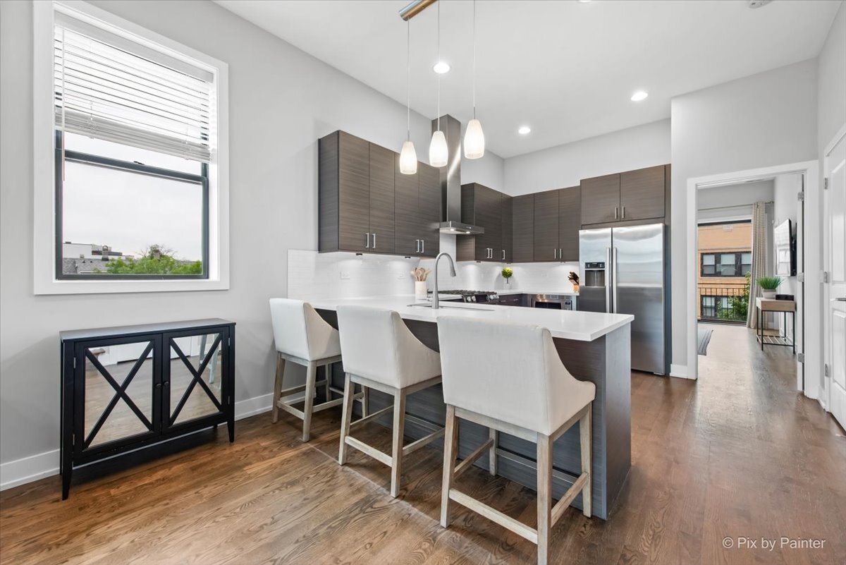 3004 W Lyndale Street Unit: 3E