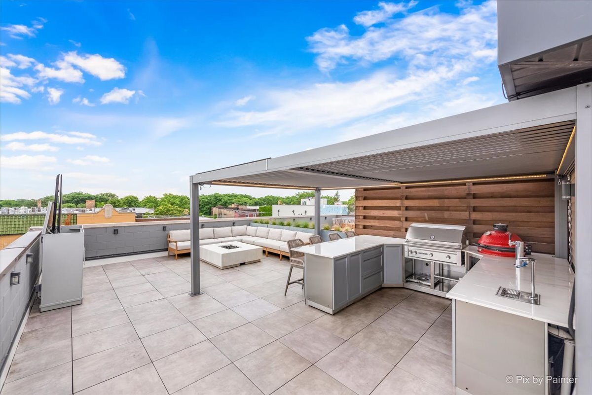 3004 W Lyndale Street Unit: 3E