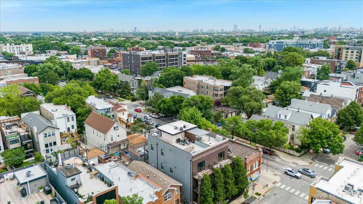 3004 W Lyndale Street Unit: 3E