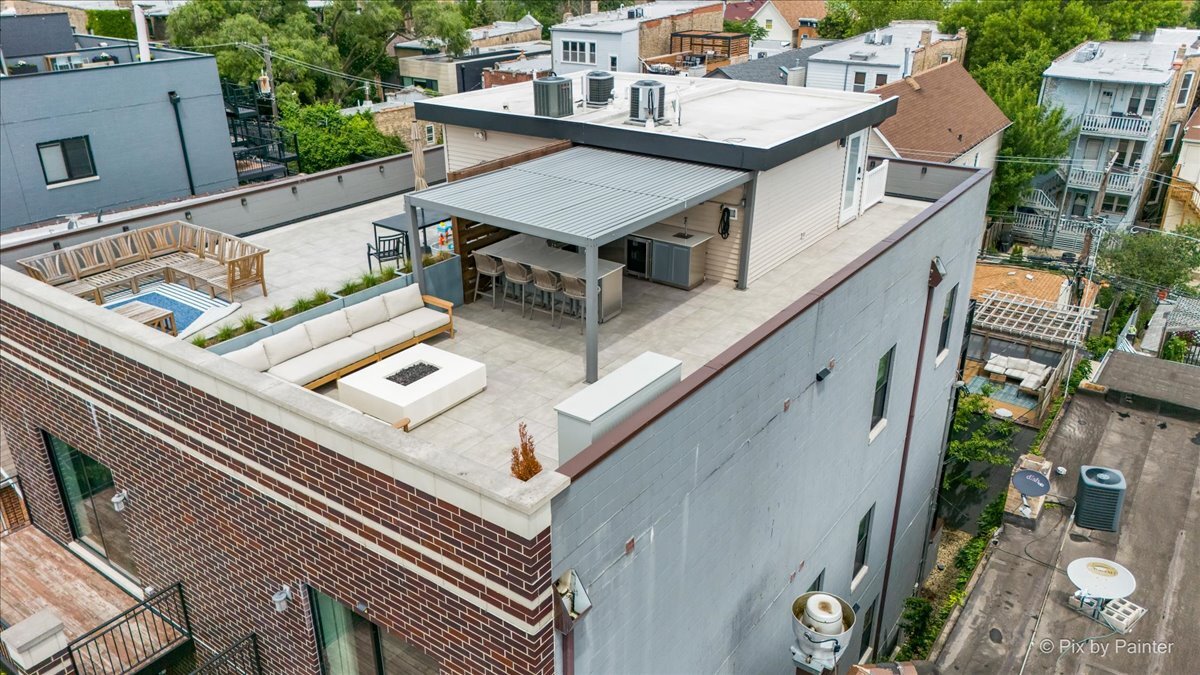 3004 W Lyndale Street Unit: 3E