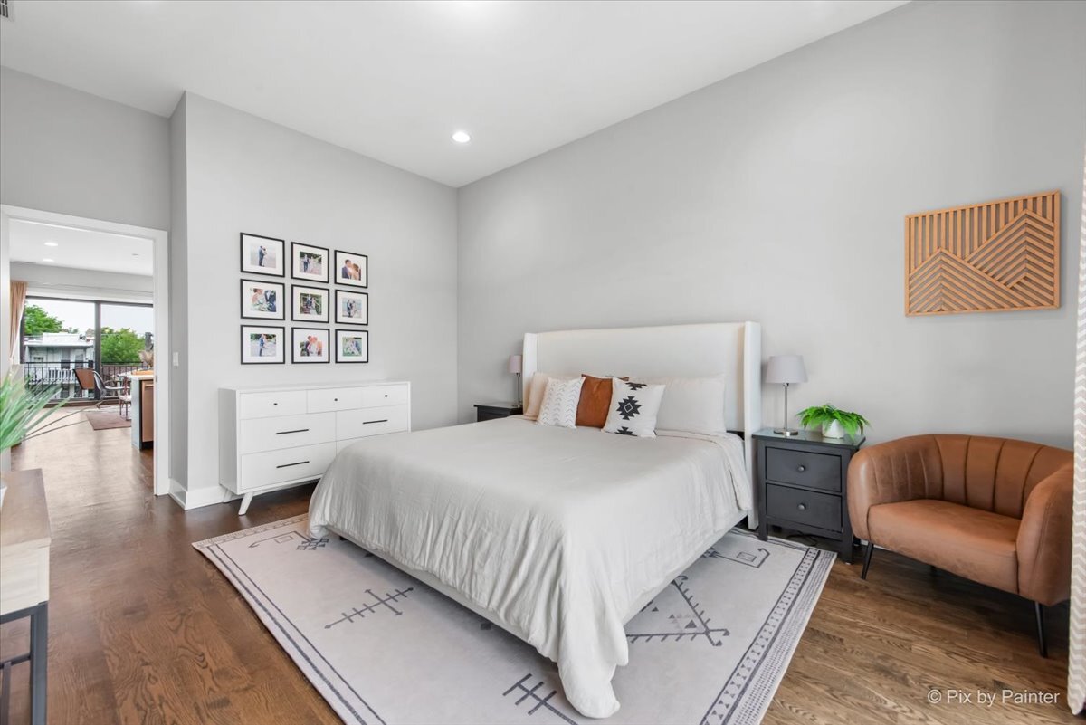3004 W Lyndale Street Unit: 3E