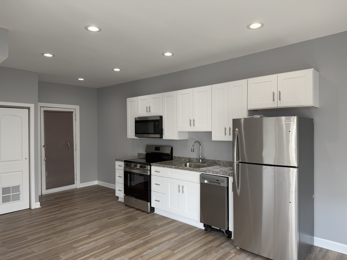3310 N Milwaukee Avenue Unit: 203