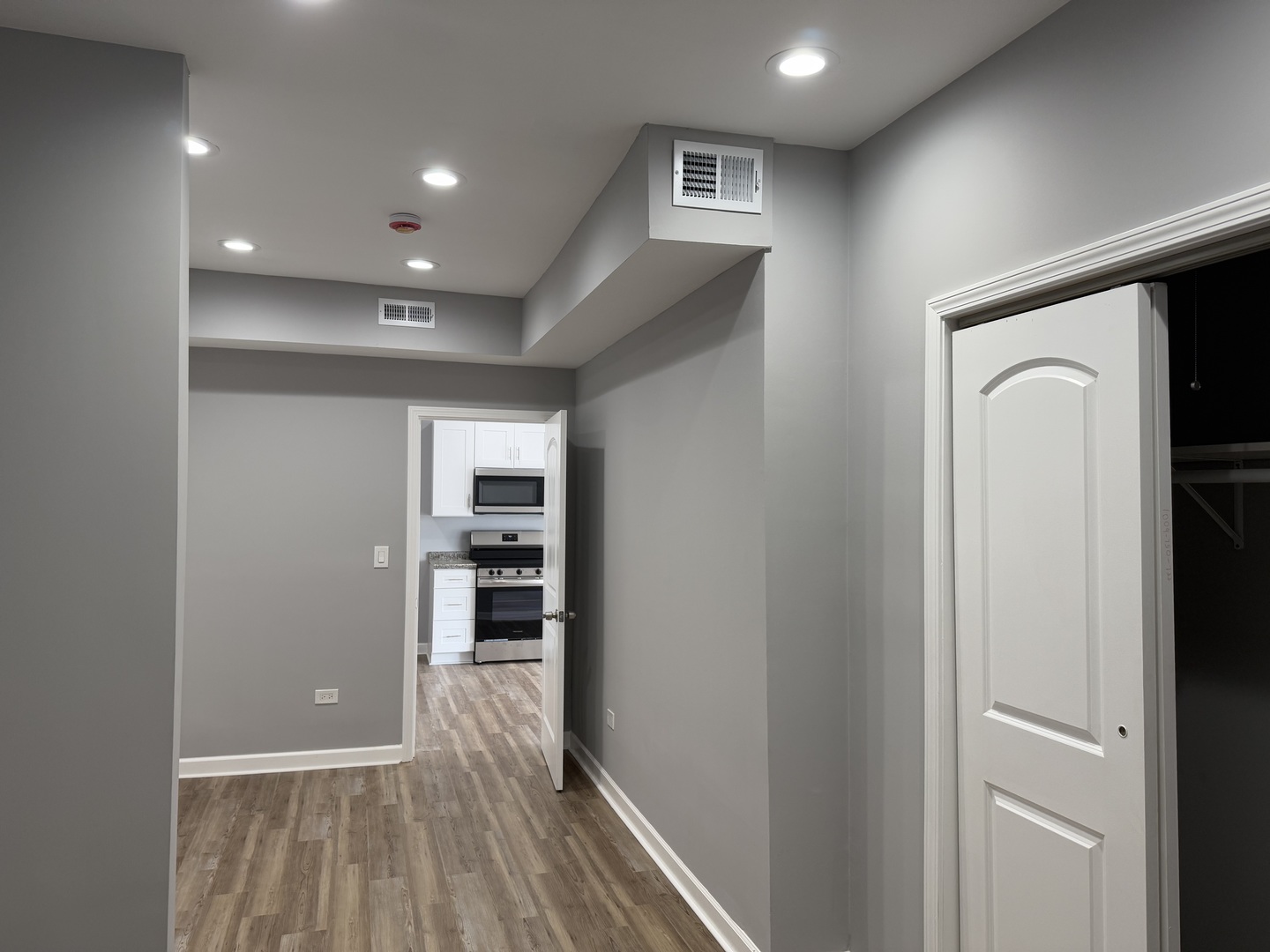3310 N Milwaukee Avenue Unit: 203