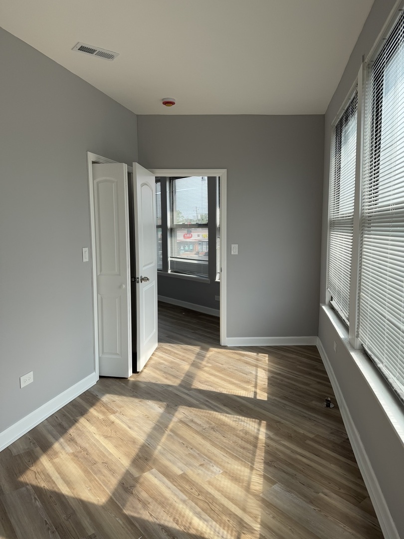 3310 N Milwaukee Avenue Unit: 203