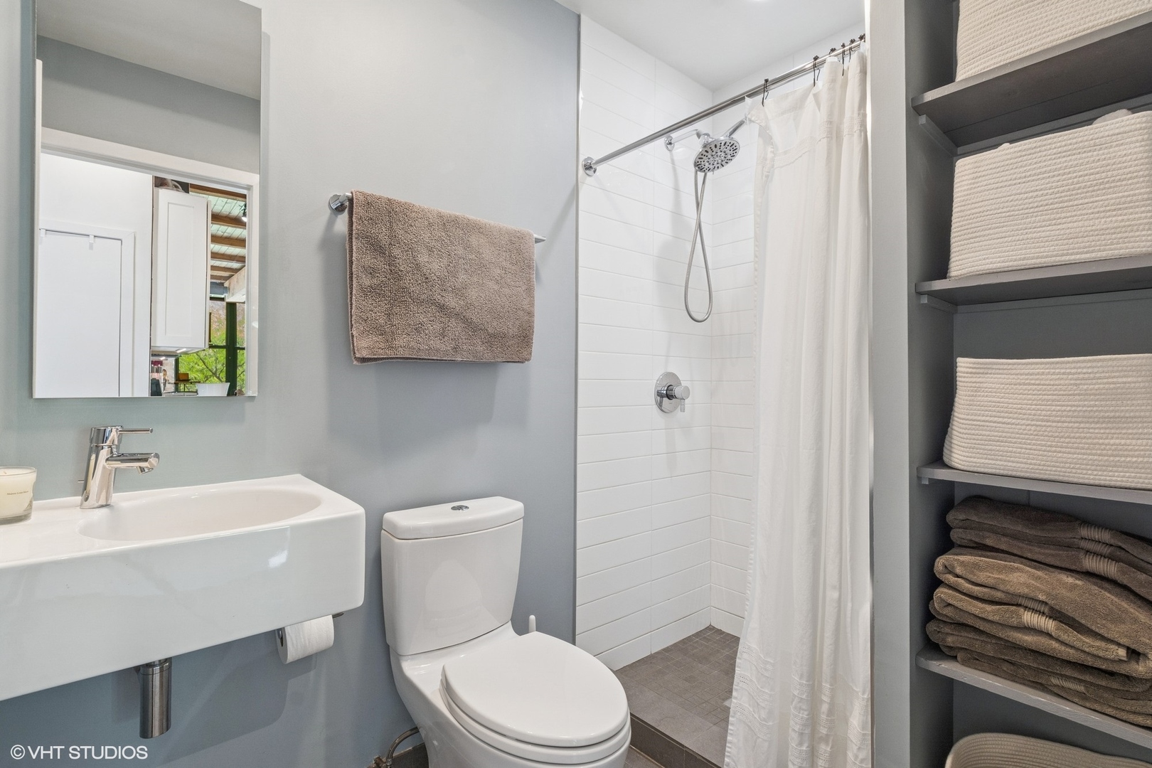 835 N Wood Street Unit: 301