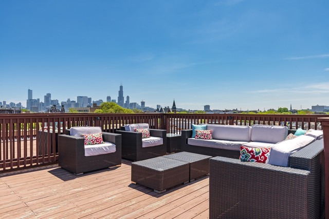 835 N Wood Street Unit: 301