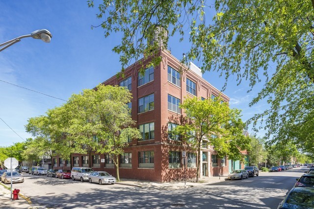 835 N Wood Street Unit: 301