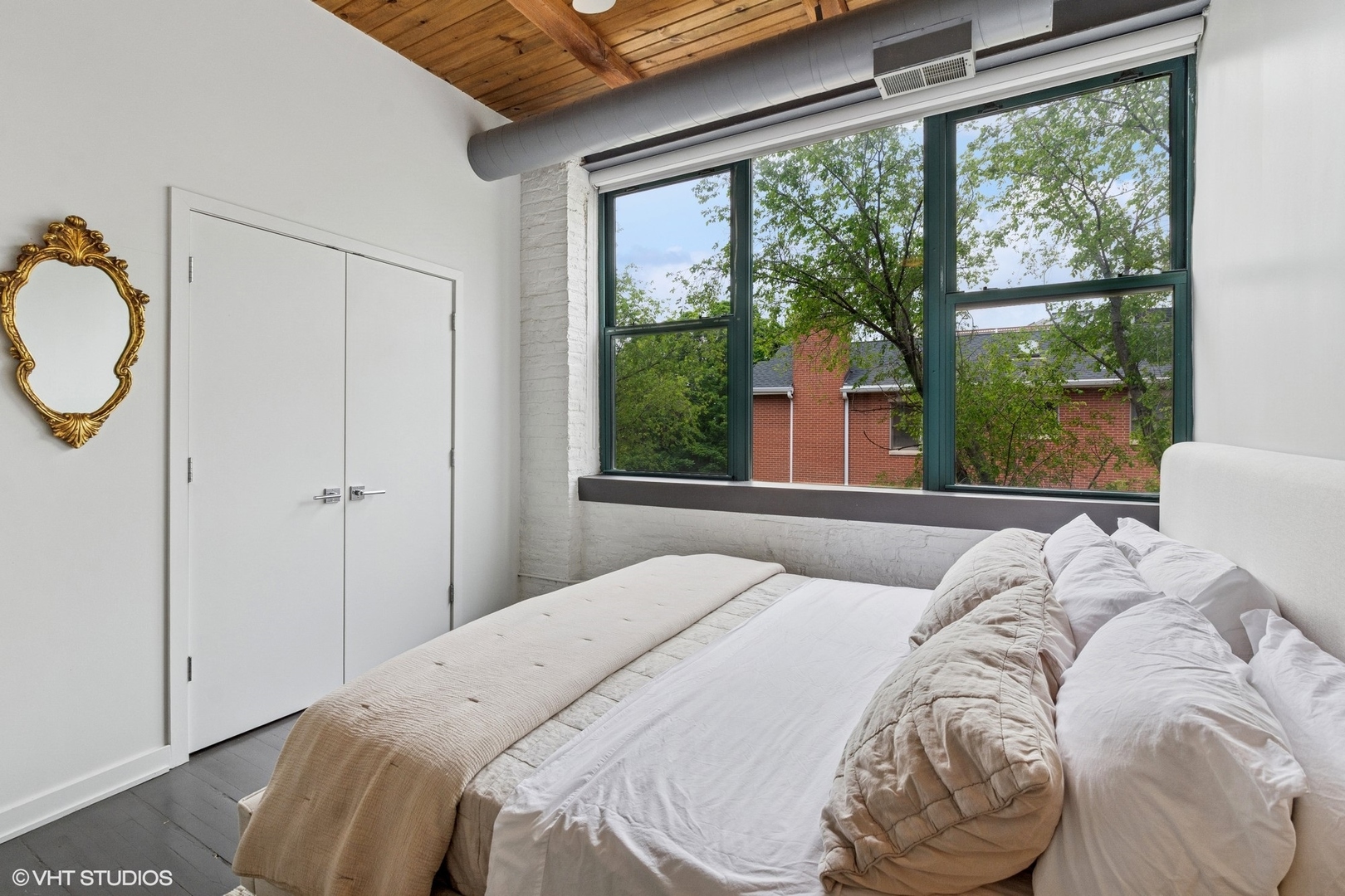 835 N Wood Street Unit: 301